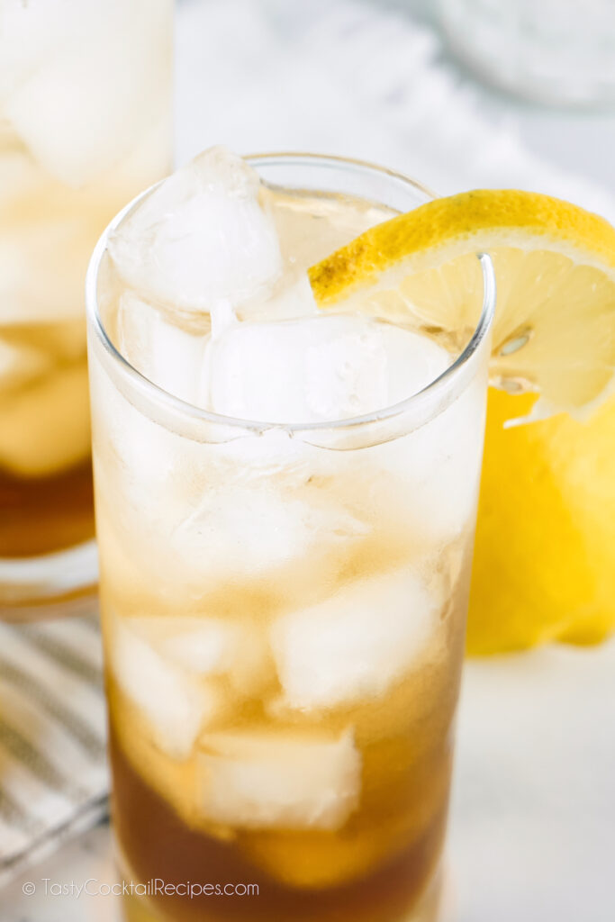 🥃 Long Island Iced Tea Cocktail Recipe - Make this cocktail - Foodrinky